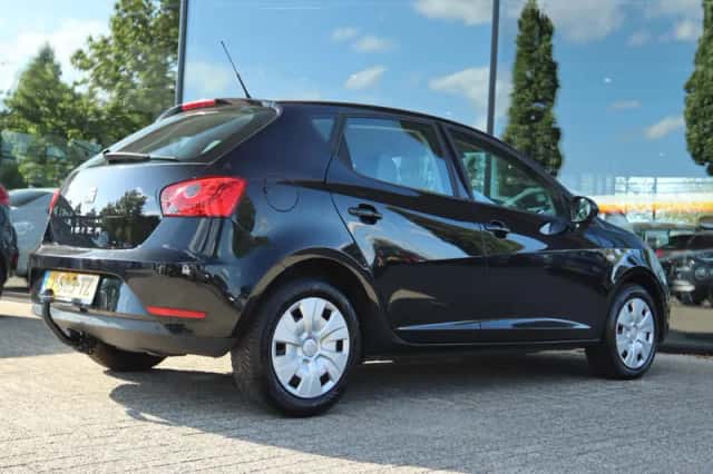 SEAT Ibiza (2016) thumbnail 2