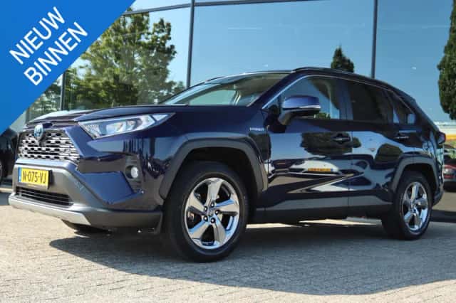 Toyota RAV4 (2022) thumbnail 1