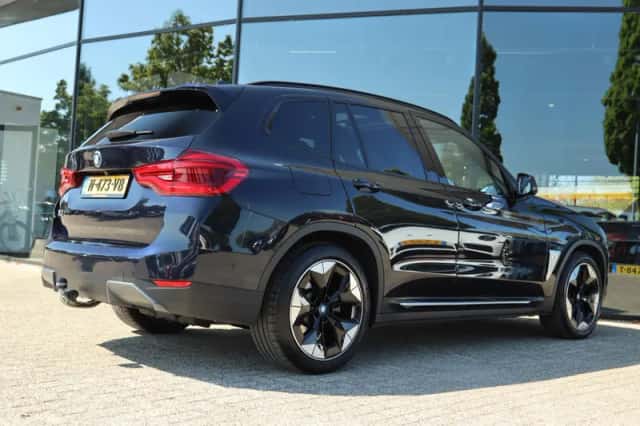 BMW iX3 (2021) thumbnail 2