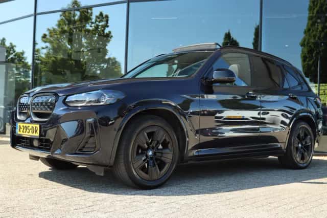 BMW iX3 (2022) thumbnail 1