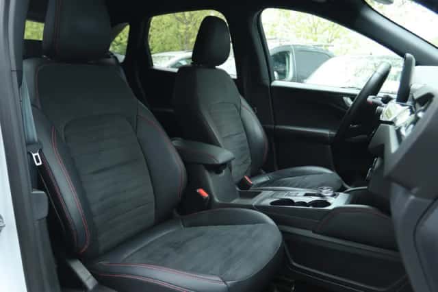 Ford Kuga (2020) thumbnail 3