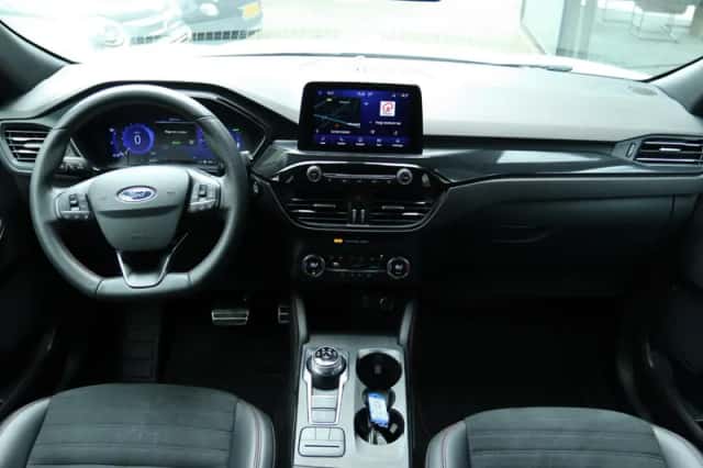 Ford Kuga (2020) thumbnail 4