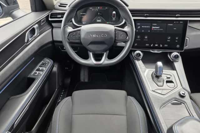 Lynk & Co 01 (2022) thumbnail 3