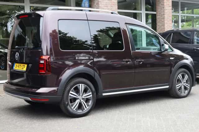 Volkswagen Caddy (2018) thumbnail 2