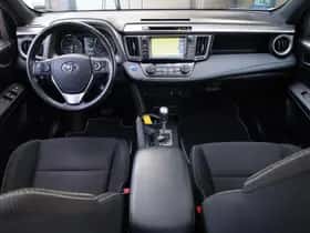 Toyota RAV4 (2018) thumbnail 4