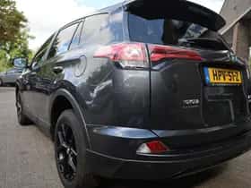 Toyota RAV4 (2018) thumbnail 32
