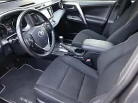 Toyota RAV4 (2018) thumbnail 5