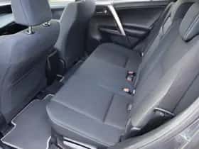 Toyota RAV4 (2018) thumbnail 6
