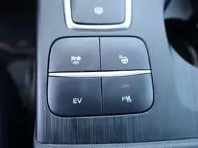 Ford Kuga (2021) thumbnail 18