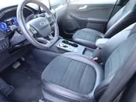 Ford Kuga (2021) thumbnail 5