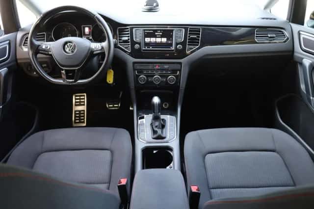 Volkswagen Golf (2017) thumbnail 4