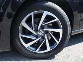 Volkswagen Golf (2017) thumbnail 7