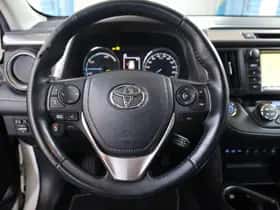 Toyota RAV4 (2017) thumbnail 11