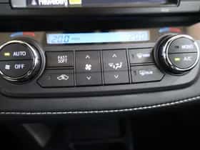 Toyota RAV4 (2017) thumbnail 19