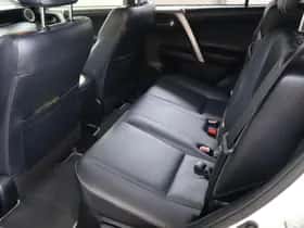 Toyota RAV4 (2017) thumbnail 6