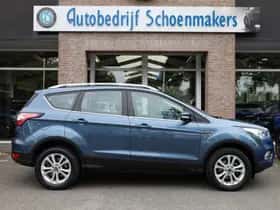 Ford Kuga (2019) thumbnail 2