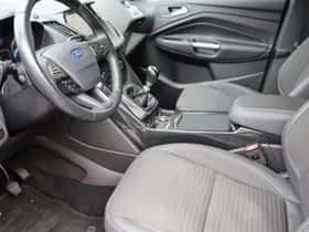 Ford Kuga (2019) thumbnail 5