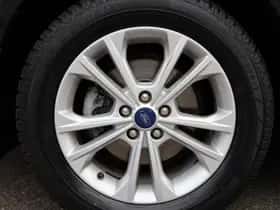 Ford Kuga (2019) thumbnail 9