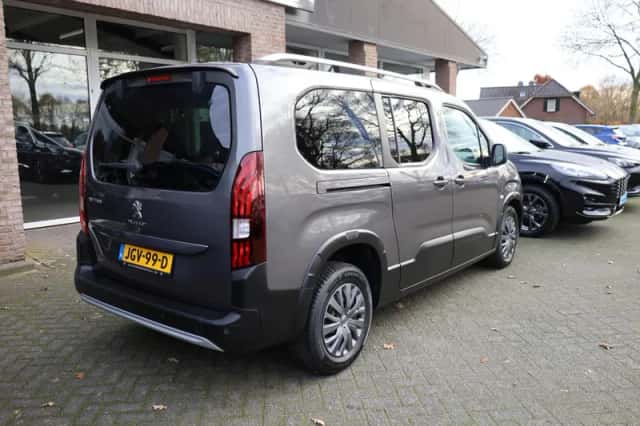 Peugeot Rifter (2019) thumbnail 2