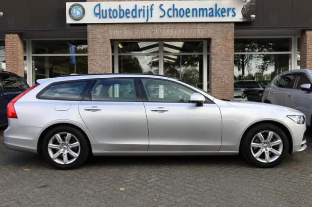 Volvo V90 (2017) thumbnail 2
