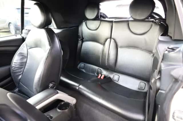 MINI Cabrio (2009) thumbnail 6