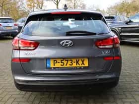 Hyundai i30 (2019) thumbnail 23