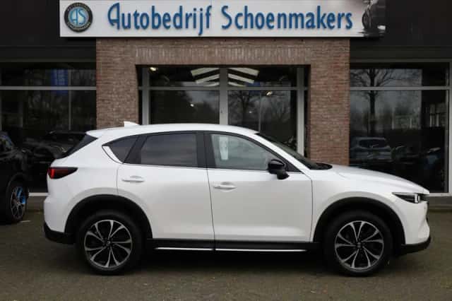 Mazda CX-5 (2023) thumbnail 2