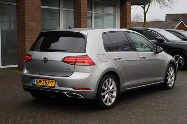 Volkswagen Golf (2018) thumbnail 3