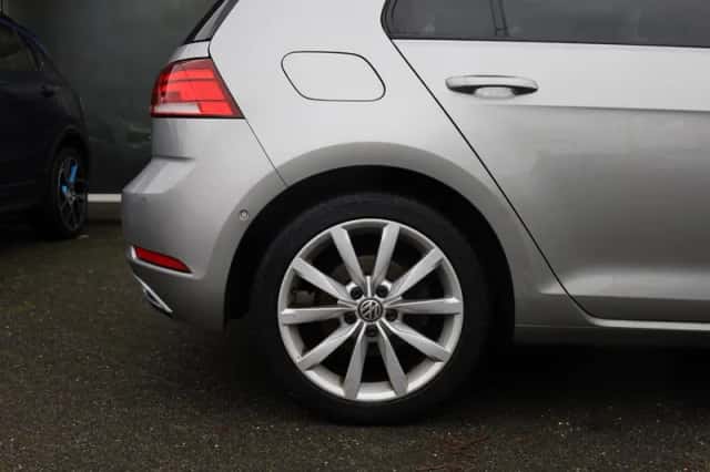 Volkswagen Golf (2018) thumbnail 4