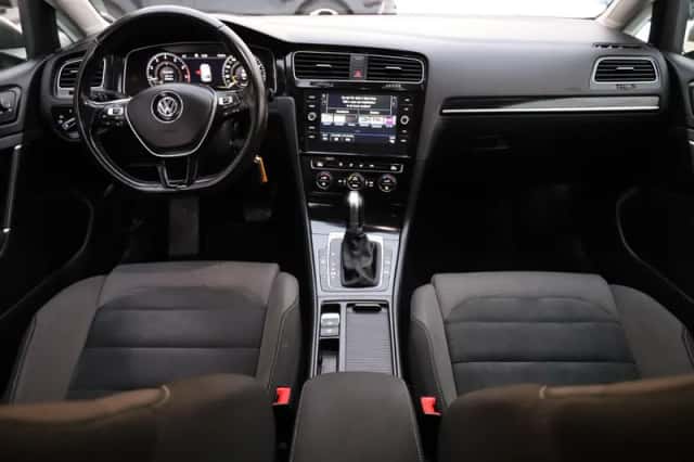 Volkswagen Golf (2018) thumbnail 5