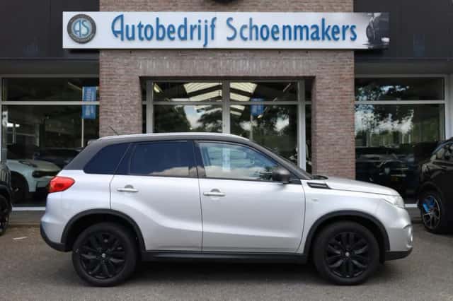 Suzuki Vitara (2018) thumbnail 2