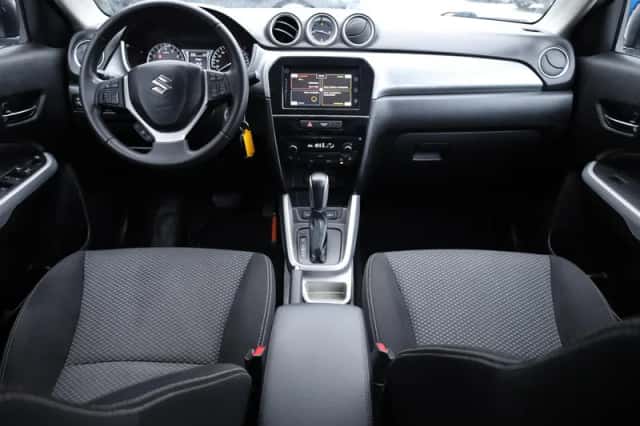 Suzuki Vitara (2018) thumbnail 4