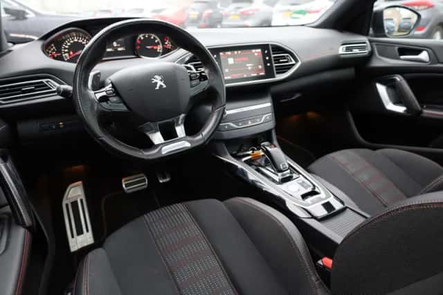 Peugeot 308 (2020) thumbnail 5