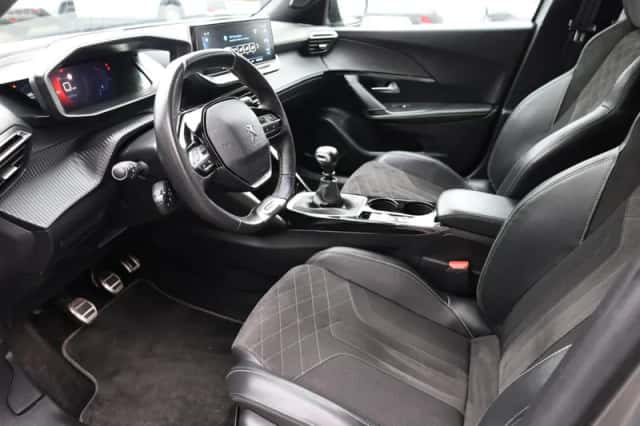 Peugeot 2008 (2021) thumbnail 4