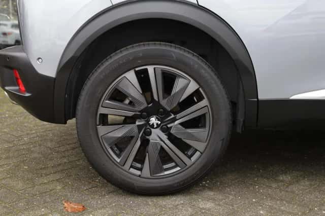 Peugeot 2008 (2021) thumbnail 6