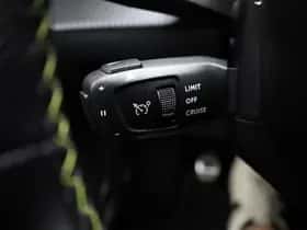 Peugeot 2008 (2021) thumbnail 9
