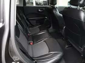 Jeep Compass (2017) thumbnail 28