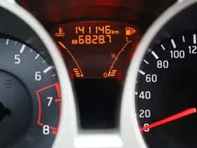 Nissan Juke (2013) thumbnail 11