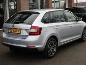 Škoda Rapid thumbnail 3
