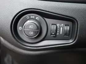Jeep Renegade (2018) thumbnail 16