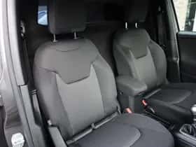 Jeep Renegade (2018) thumbnail 6