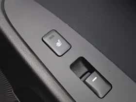 Kia Sportage (2015) thumbnail 24