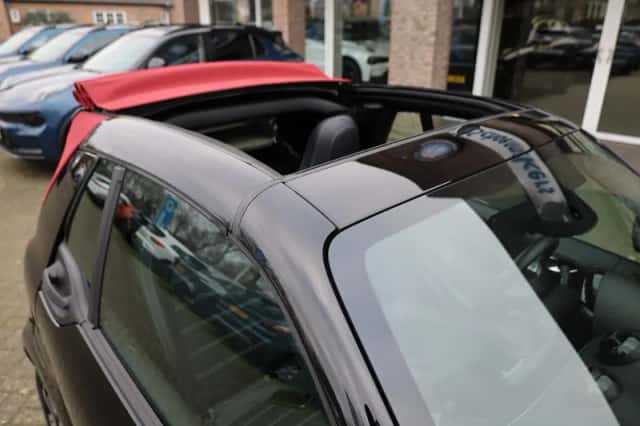 Smart Fortwo (2018) thumbnail 4