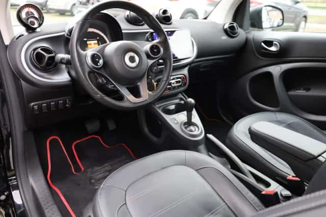 Smart Fortwo (2018) thumbnail 5