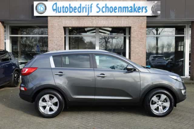 Kia Sportage (2010) thumbnail 3