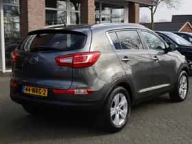 Kia Sportage (2010) thumbnail 3