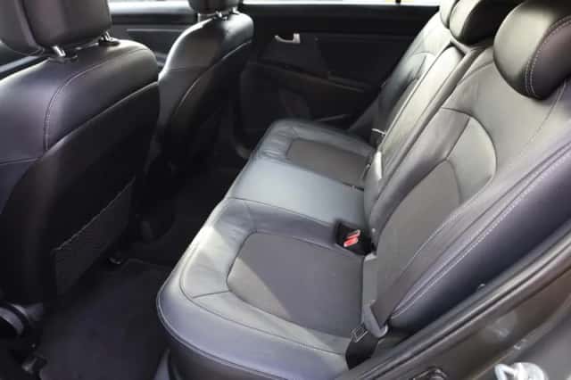 Kia Sportage (2010) thumbnail 6