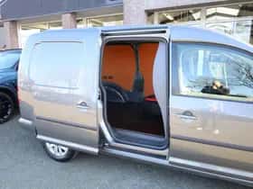 Volkswagen Caddy (2012) thumbnail 3