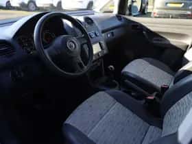 Volkswagen Caddy (2012) thumbnail 6