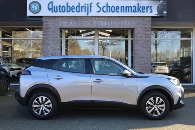 Peugeot 2008 (2021) thumbnail 2